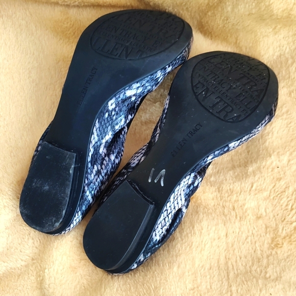 LOWEST PRICE!!Ellen Tracy Faux Snakeskin Ballet Flats w Black Rhinestone Flowers - Picture 2 of 4
